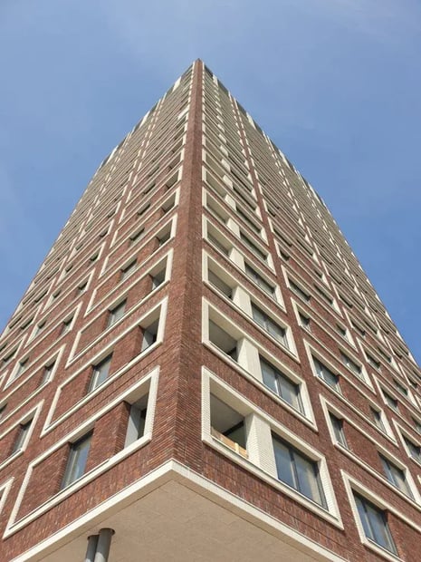 Prefab gevelelementen van Vront® bij de Hofbadtoren in Den-Haag - hoogbouw met brandklasse B