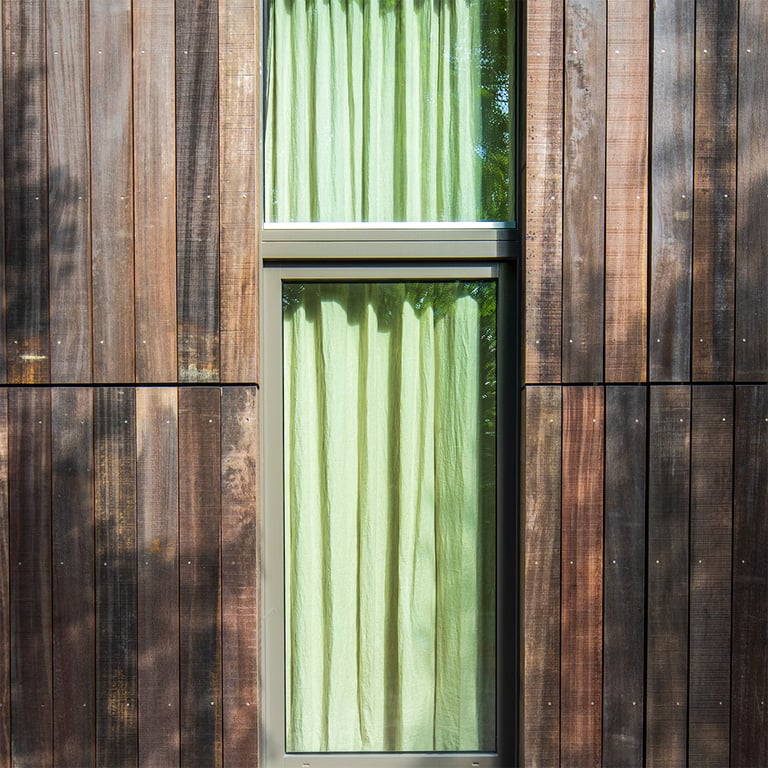 Prefab gevelelementen van Vront met houten gevelbekleding voldoen aan brandklasse B